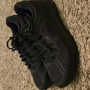 Nike Air Max 2013 Triple Black Sneakers Youth 6 6.5 FZ3156-010